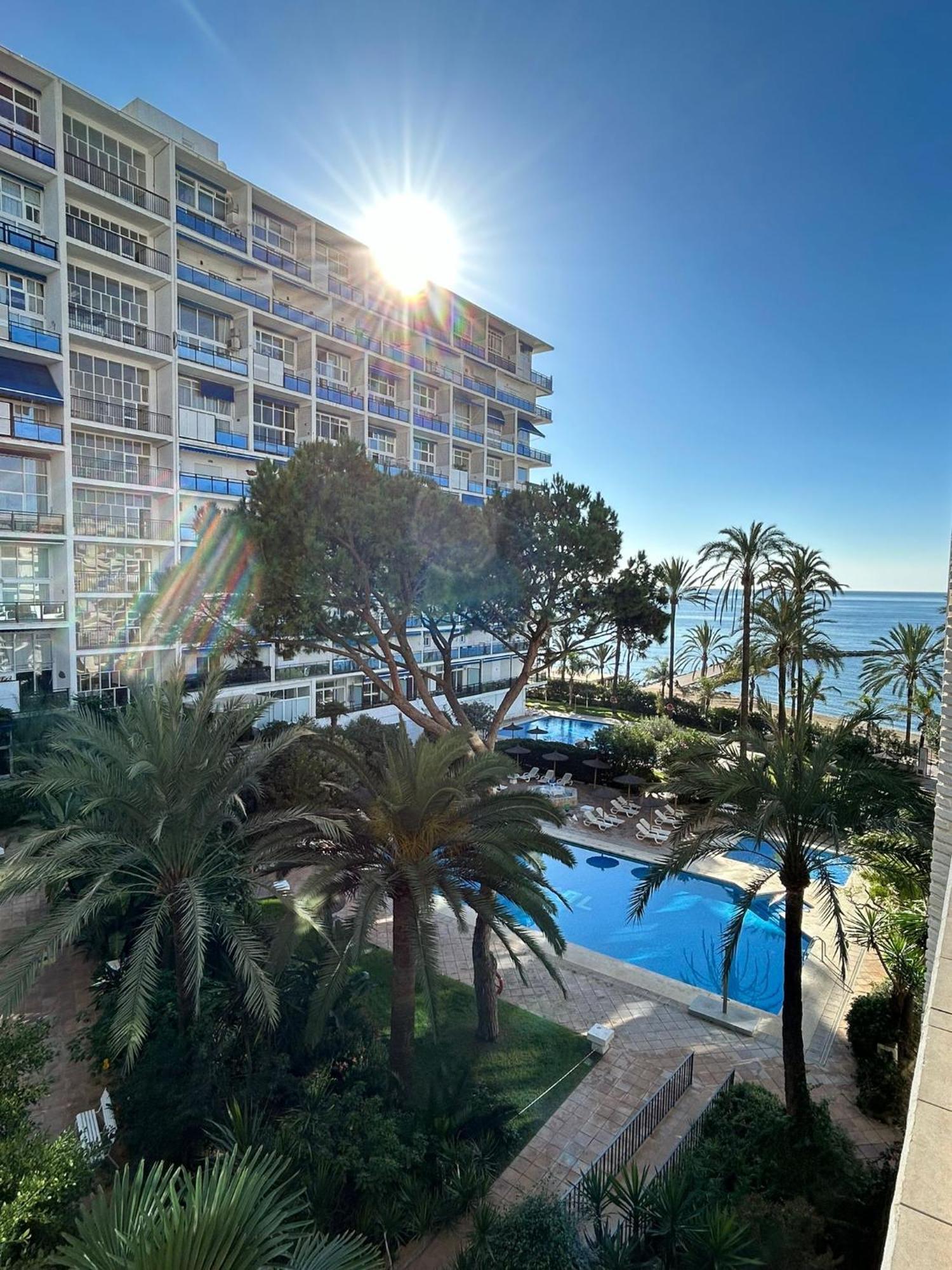 Skol 420C Fantastico 1 Dormitorio Primera Linea De Playa Marbella Eksteriør billede