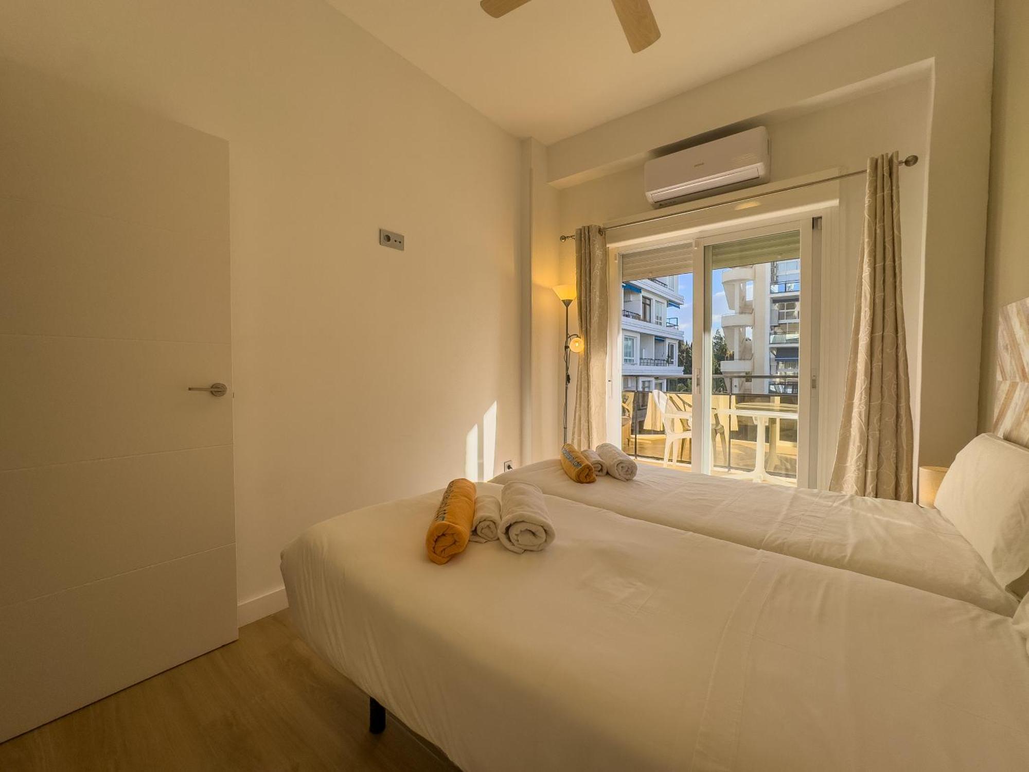 Skol 420C Fantastico 1 Dormitorio Primera Linea De Playa Marbella Eksteriør billede